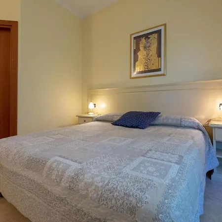 Mediterraneo Отель