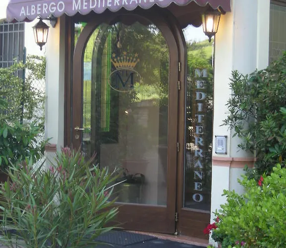 מלון Mediterraneo פיאנורו